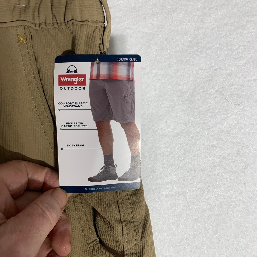 Wrangler Outdoor Men's Tan Field Utility Relaxed Fit Cargo Shorts Sz‎ 42x10 - Picture 5 of 11